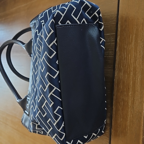 TOMMY HILFIGER HANDBAG - Picture 2 of 8